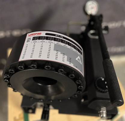 Hydraulisk slangpress med mått och specifikationer för verkstad och industri