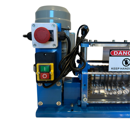 GR-M1 kabelskalningsmaskin i arbete för effektiv kabelåtervinning och ren kopparseparation