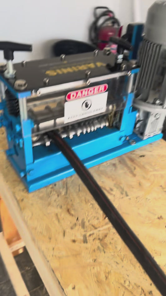 GR-M1 kabelskalningsmaskin som skalar kopparkablar och tar bort isolering effektivt för kabelåtervinning