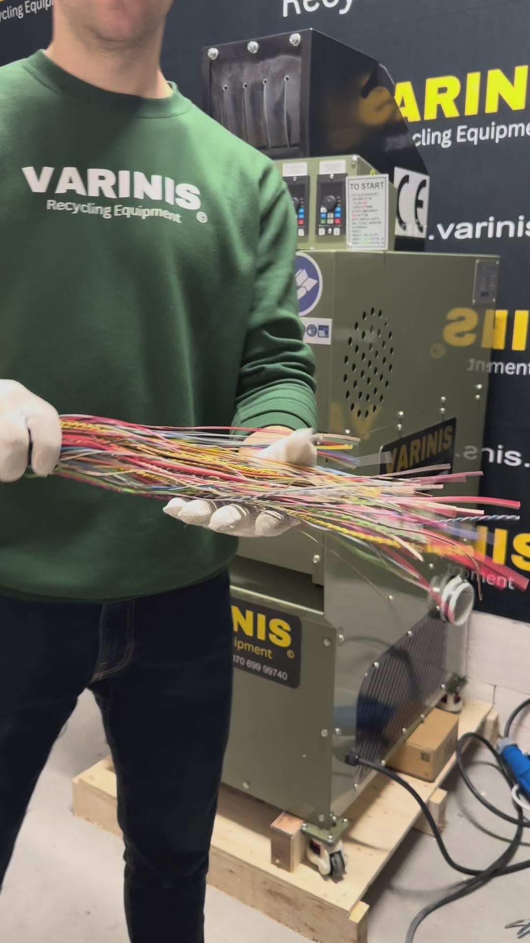 Video som visar GT-400 kabelgranulator i arbete med effektiv separation av koppar och aluminium från kabelisolering